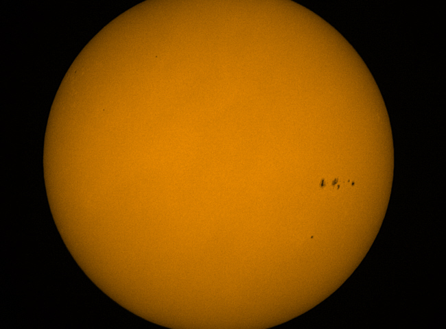 Ein Blick zur Sonne bevor der Sahara-Staub kommt