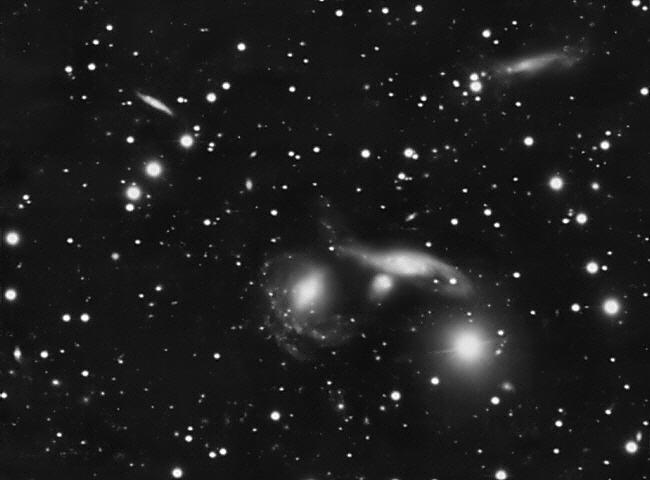 Eine tiefe Aufnahme des NGC7463-Tripletts (Holmberg 802)